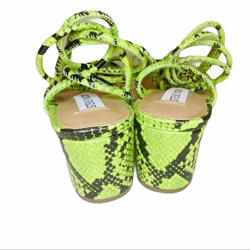 NWT Steve Madden Impressed Neon Green Snake Print Ankle Wrap Dress Sandals - Picture 5 of 6